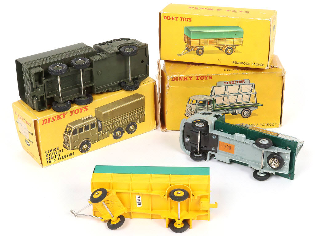 Lot 348 - DINKY TOYS (FRANCE) (3)
