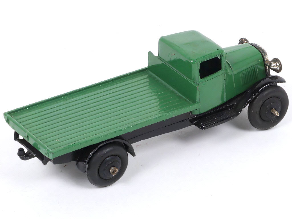 Lot 265 - DINKY TOYS (GB) (1)