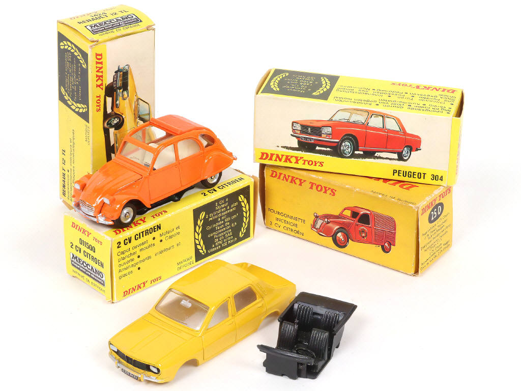Lot 354 - DINKY TOYS (FRANCE) (4)