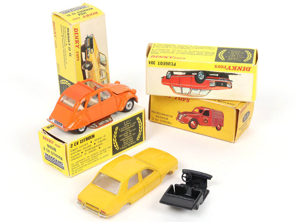 Lot 354 - DINKY TOYS (FRANCE) (4)