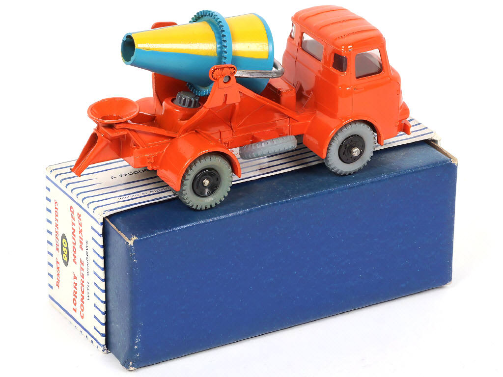 Lot 292 - DINKY TOYS (GB) (1)