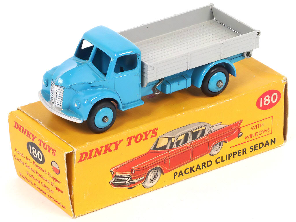 Lot 290 - DINKY TOYS (GB) (2)