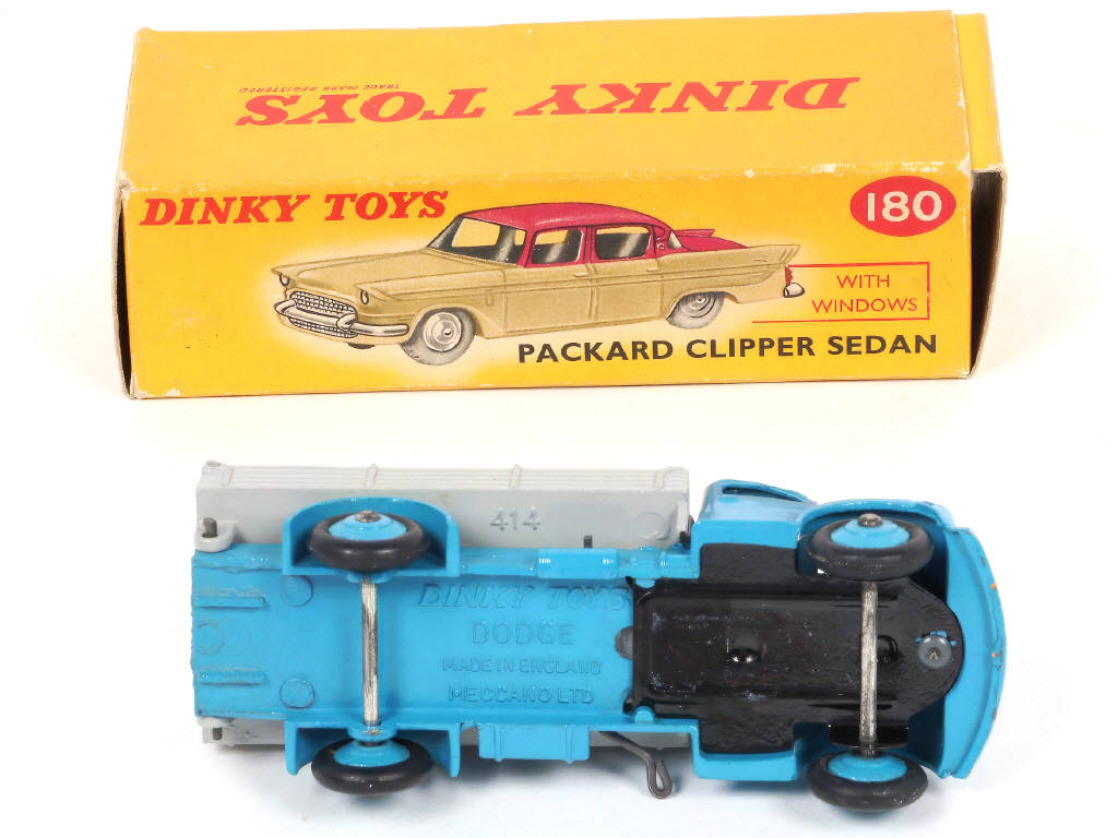 Lot 290 - DINKY TOYS (GB) (2)