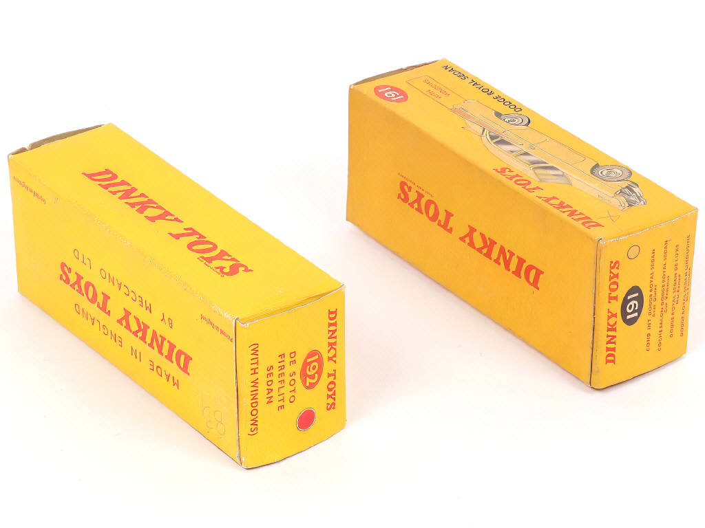 Lot 189 - DINKY TOYS (GB) (2)