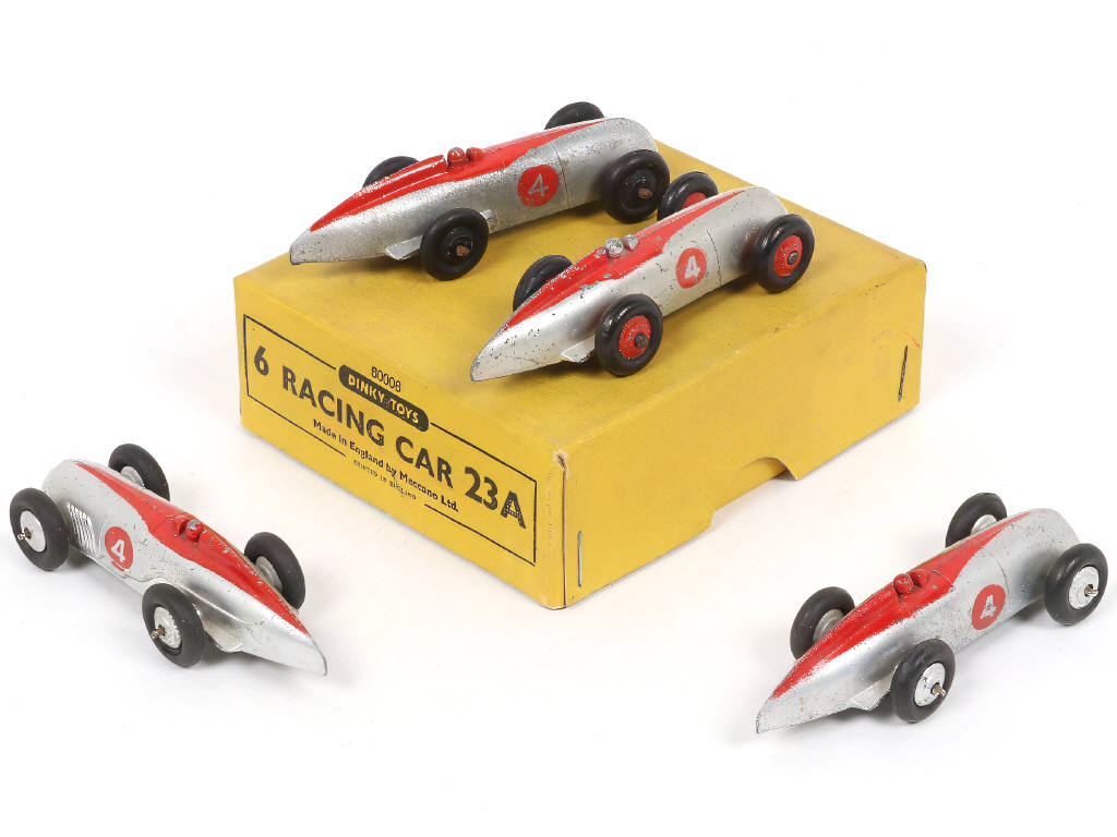 Lot 194 - DINKY TOYS (GB) (5)