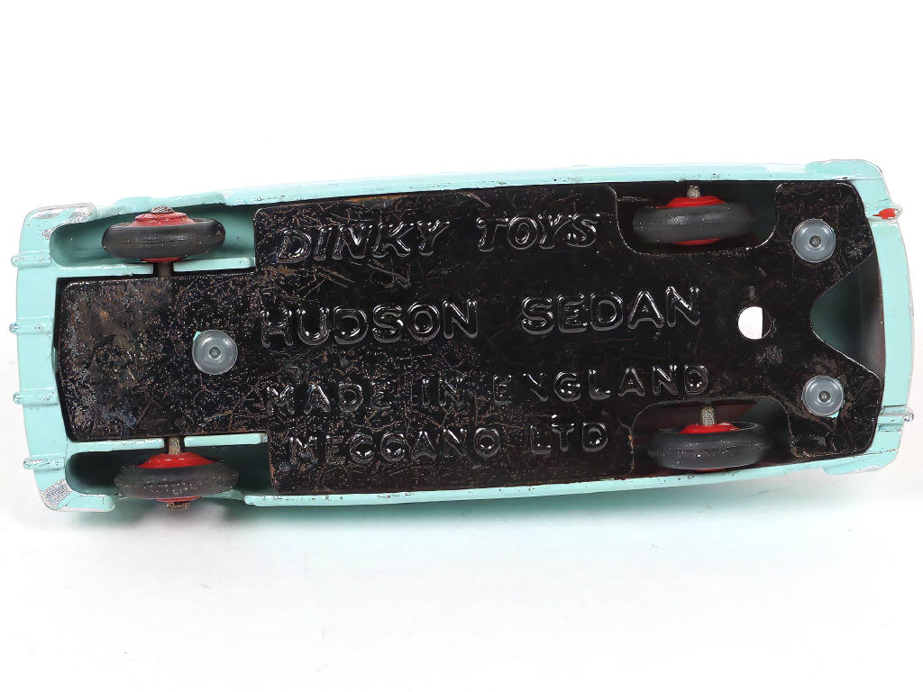 Lot 197 - DINKY TOYS (GB) (1)