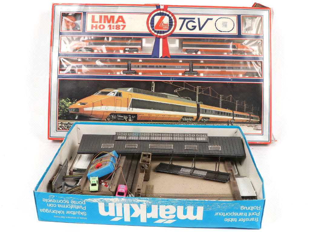 Lot 12 - DIVERS (HO) (2)