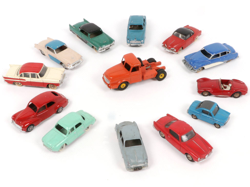 Lot 320 - DINKY TOYS (FRANCE) (13)