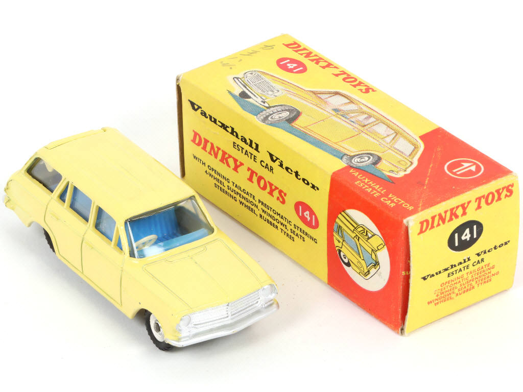 Lot 275 - DINKY TOYS (GB) (1)