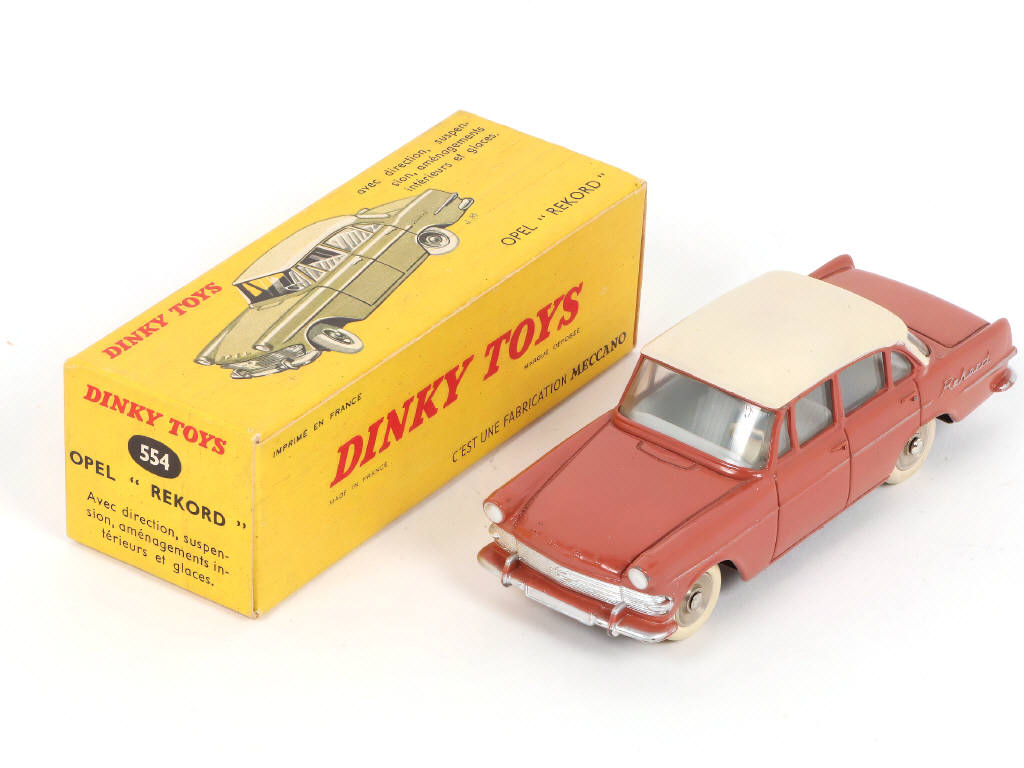Lot 301 - DINKY TOYS (FRANCE) (1)