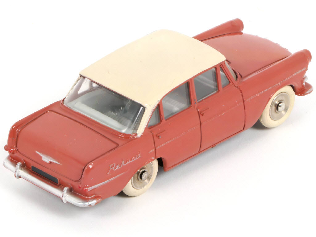 Lot 301 - DINKY TOYS (FRANCE) (1)