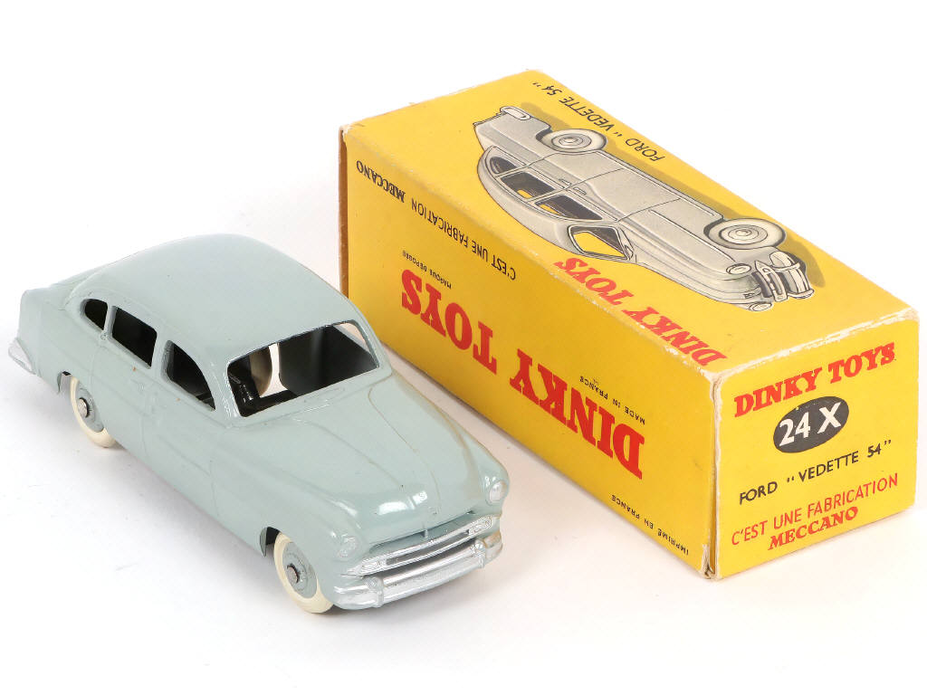 Lot 297 - DINKY TOYS (FRANCE) (1)