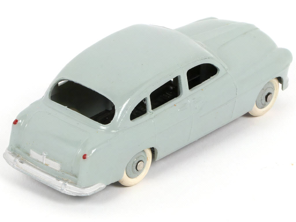 Lot 297 - DINKY TOYS (FRANCE) (1)
