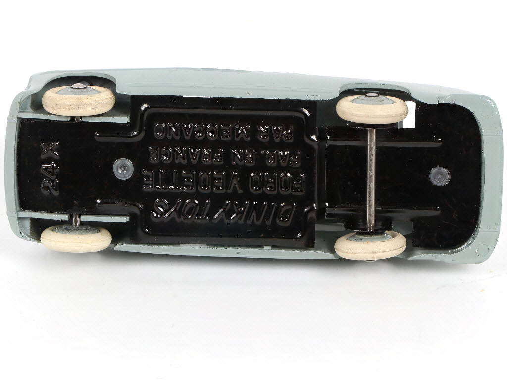 Lot 297 - DINKY TOYS (FRANCE) (1)