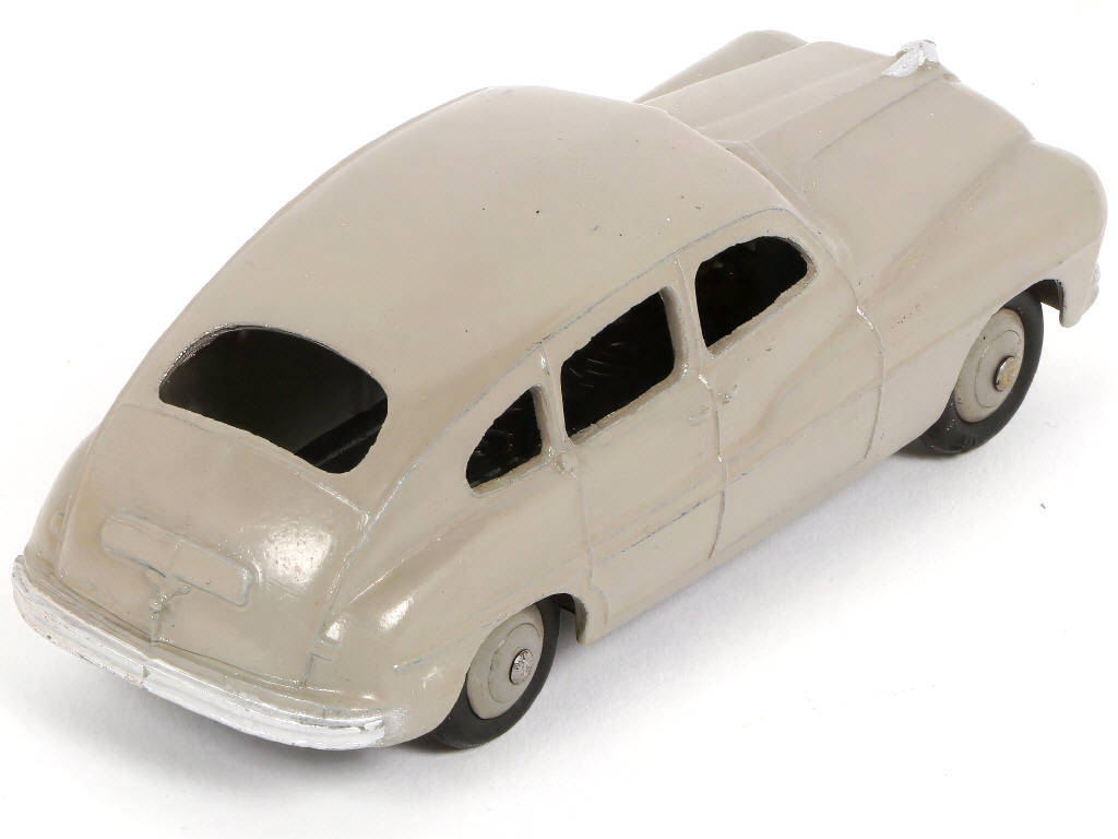 Lot 294 - DINKY TOYS (FRANCE) (1)