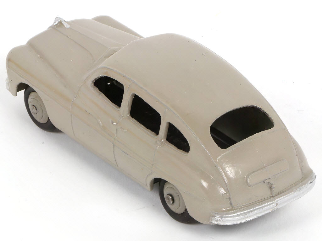 Lot 294 - DINKY TOYS (FRANCE) (1)