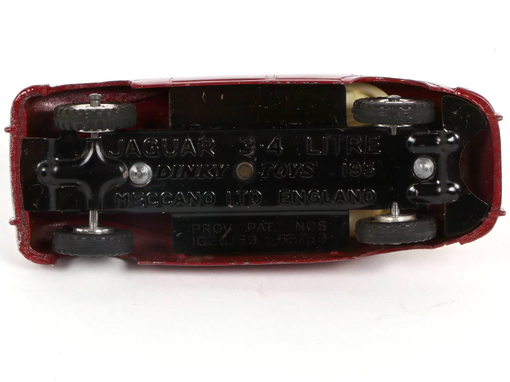 Lot 272 - DINKY TOYS (GB) (1)