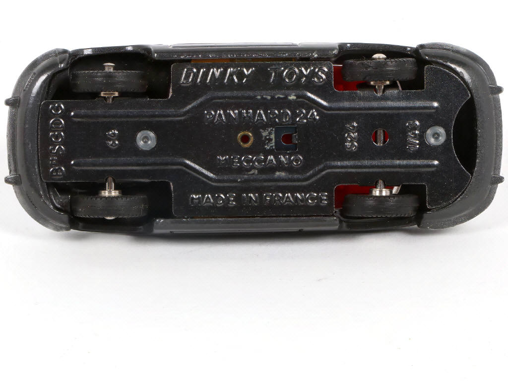 Lot 302 - DINKY TOYS (FRANCE) (1)