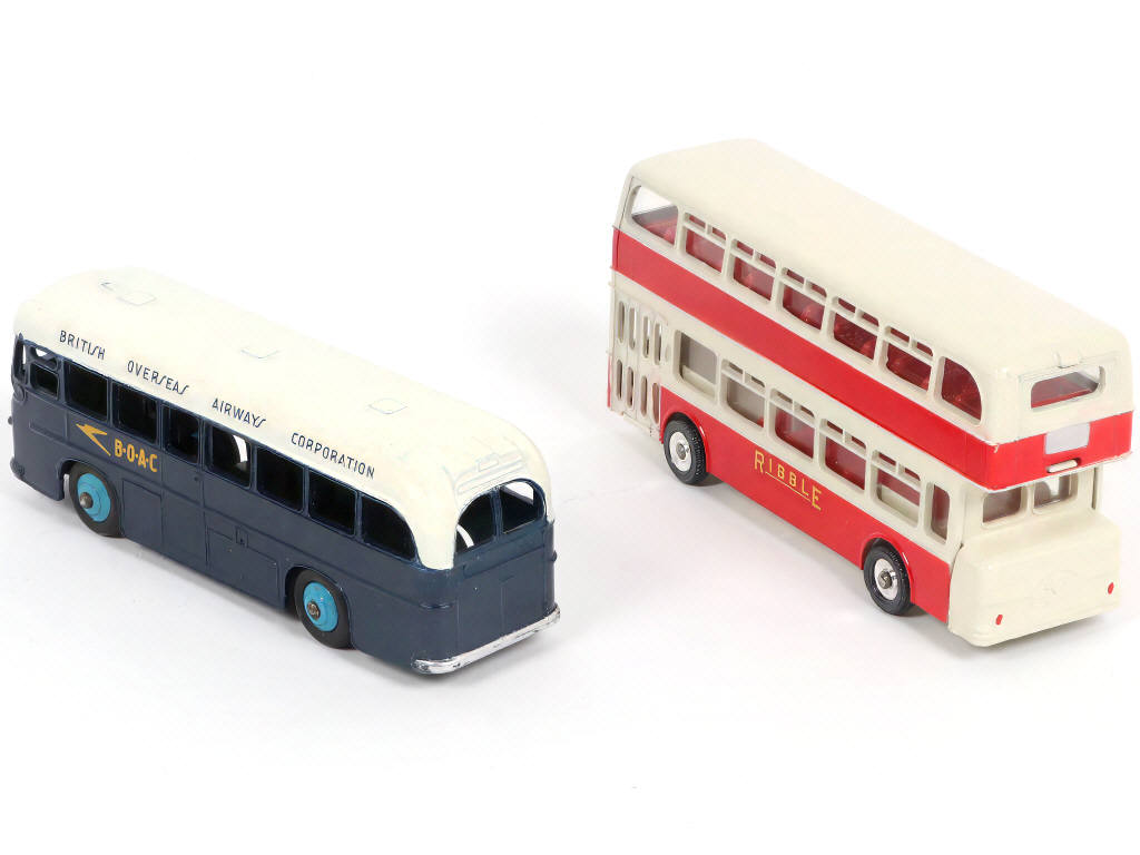 Lot 281 - DINKY TOYS (GB) (2)