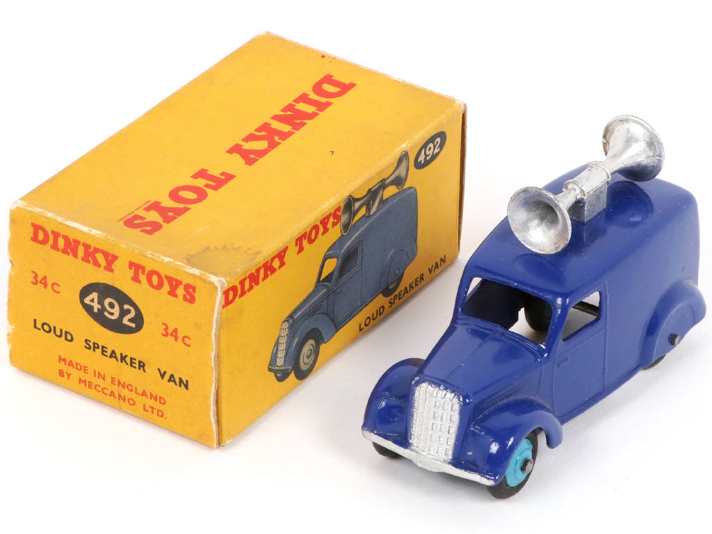 Lot 277 - DINKY TOYS (GB) (1)