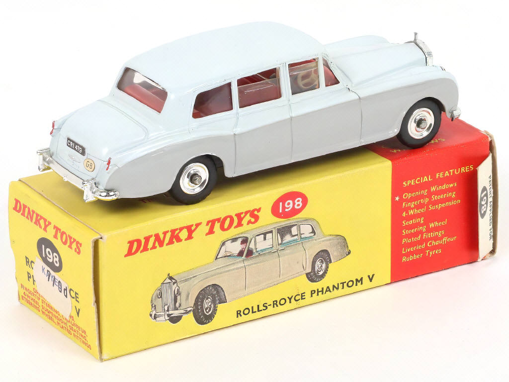 Lot 273 - DINKY TOYS (GB) (1)