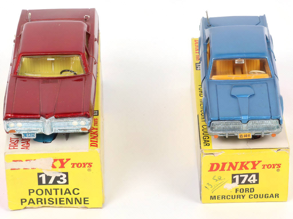 Lot 279 - DINKY TOYS (GB) (2)