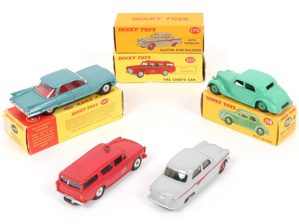 Lot 286 - DINKY TOYS (GB) (4)