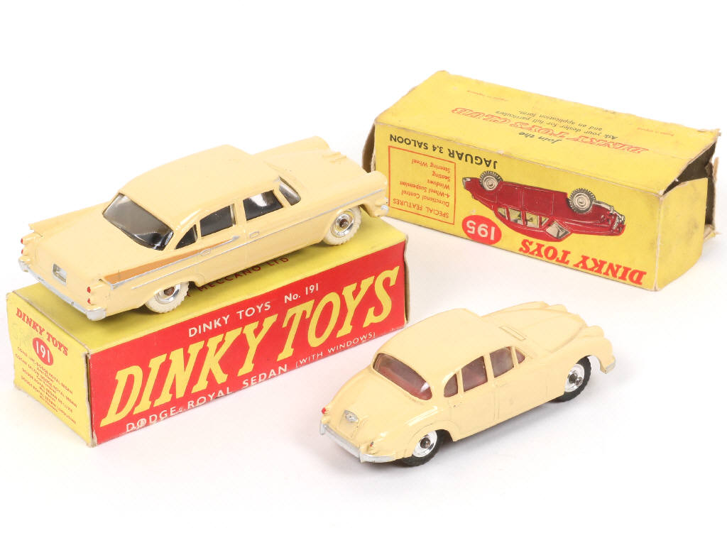 Lot 280 - DINKY TOYS (GB) (2)