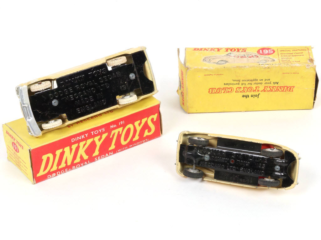 Lot 280 - DINKY TOYS (GB) (2)
