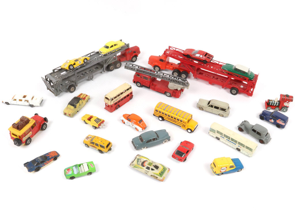 Lot 75 - DIVERS (26)