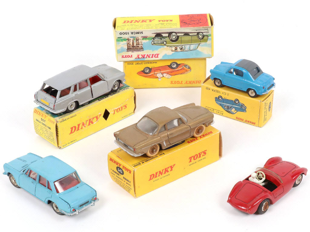 Lot 315 - DINKY TOYS (FRANCE) (5)