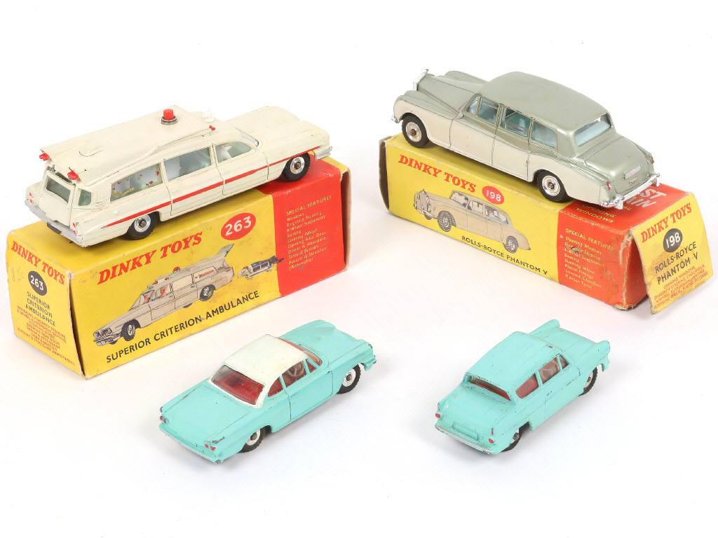 Lot 287 - DINKY TOYS (GB) (4)