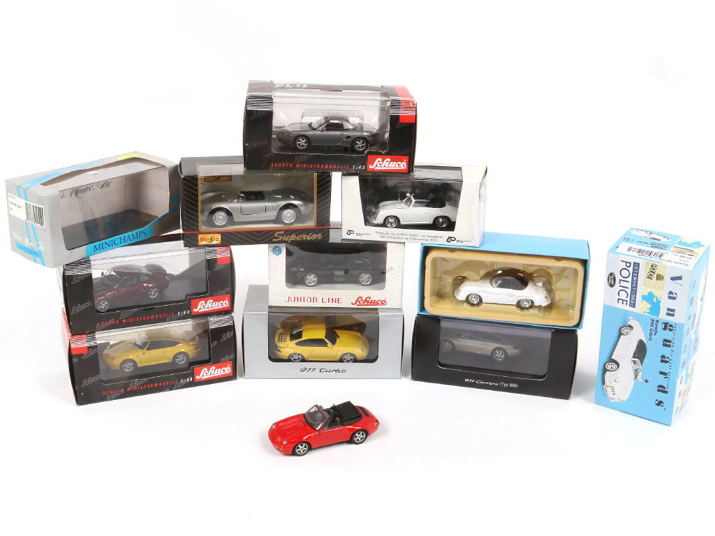 Lot 81 - DIVERS (10)