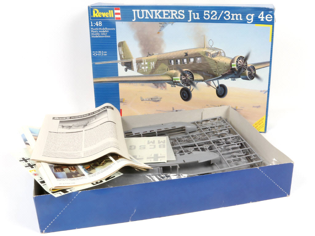 Lot 25 - REVELL (ALLEMAGNE) (2)