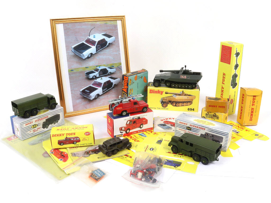 Lot 122 - DIVERS (25)