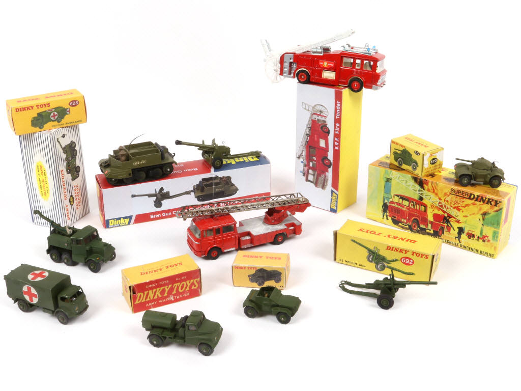 Lot 239 - DINKY TOYS (FRANCE) (10)