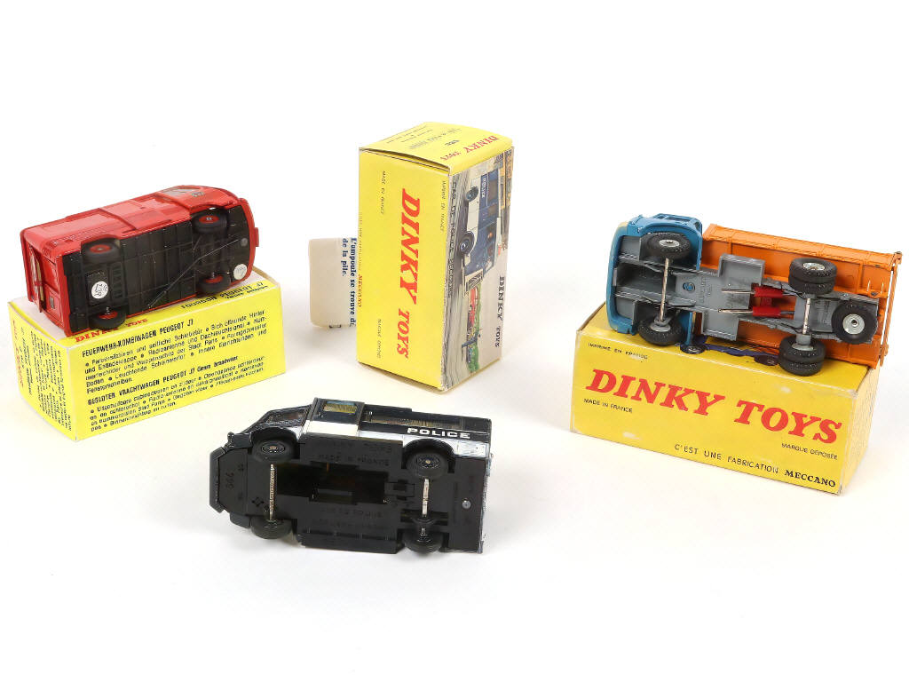Lot 232 - DINKY TOYS (FRANCE) (3)