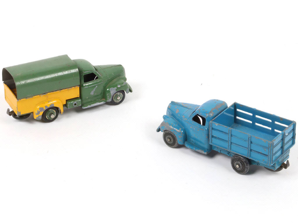 Lot 227 - DINKY TOYS (FRANCE) (2)