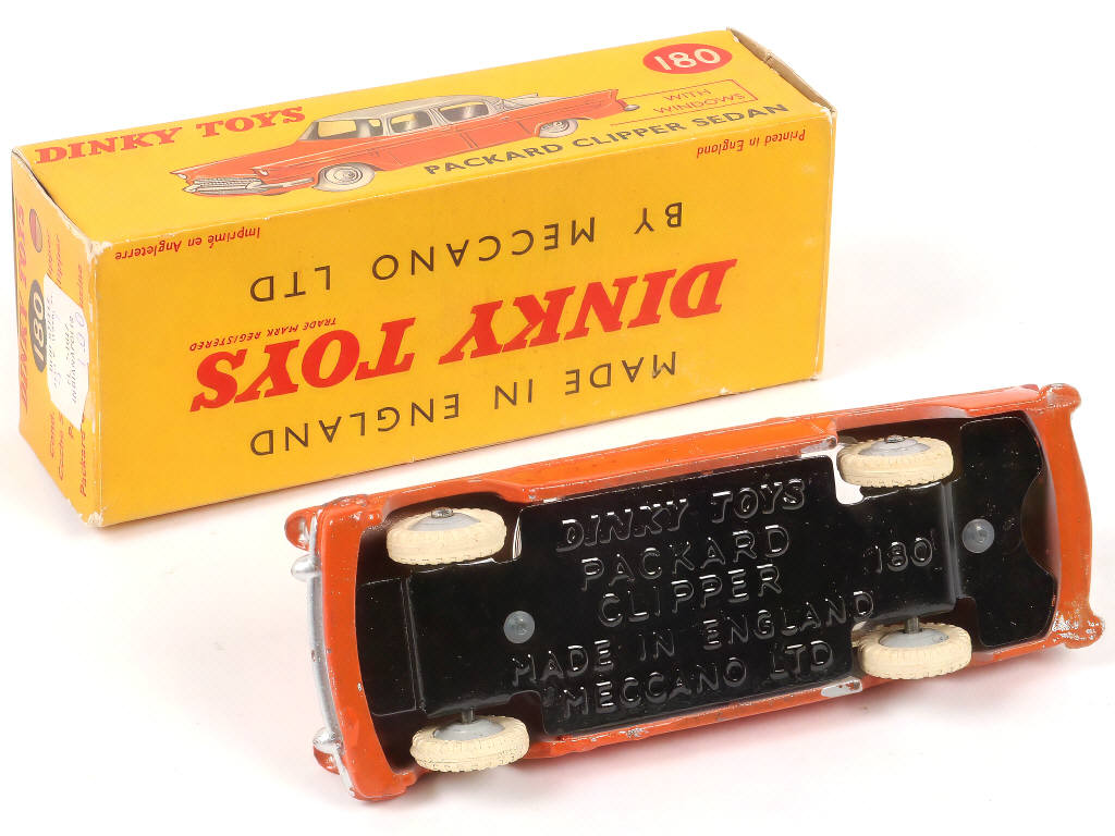 Lot 242 - DINKY TOYS (GB) (1)