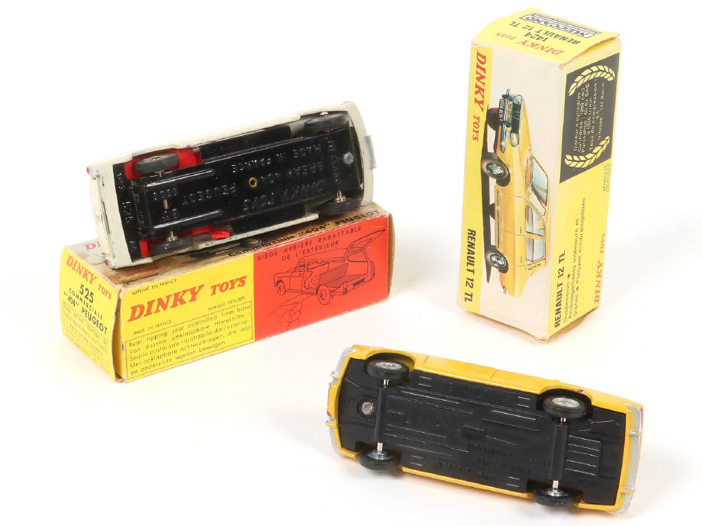 Lot 226 - DINKY TOYS (FRANCE) (2)