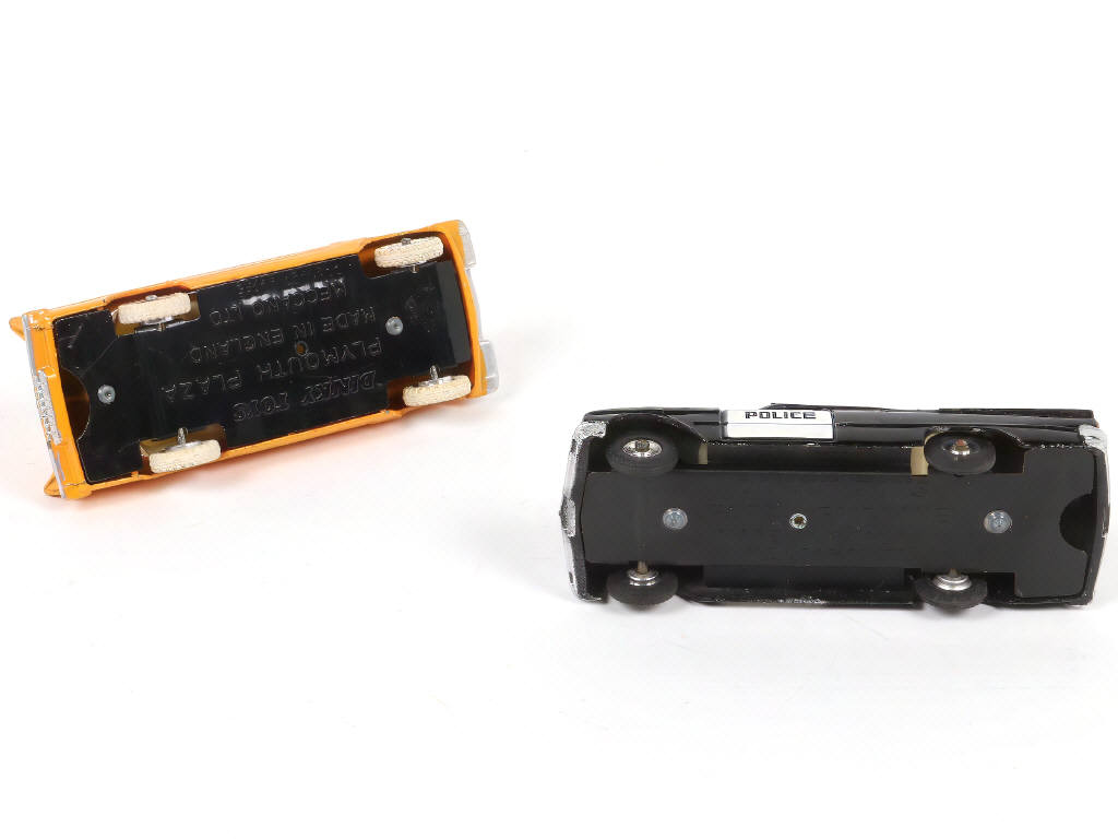 Lot 267 - DINKY TOYS (GB) (2)