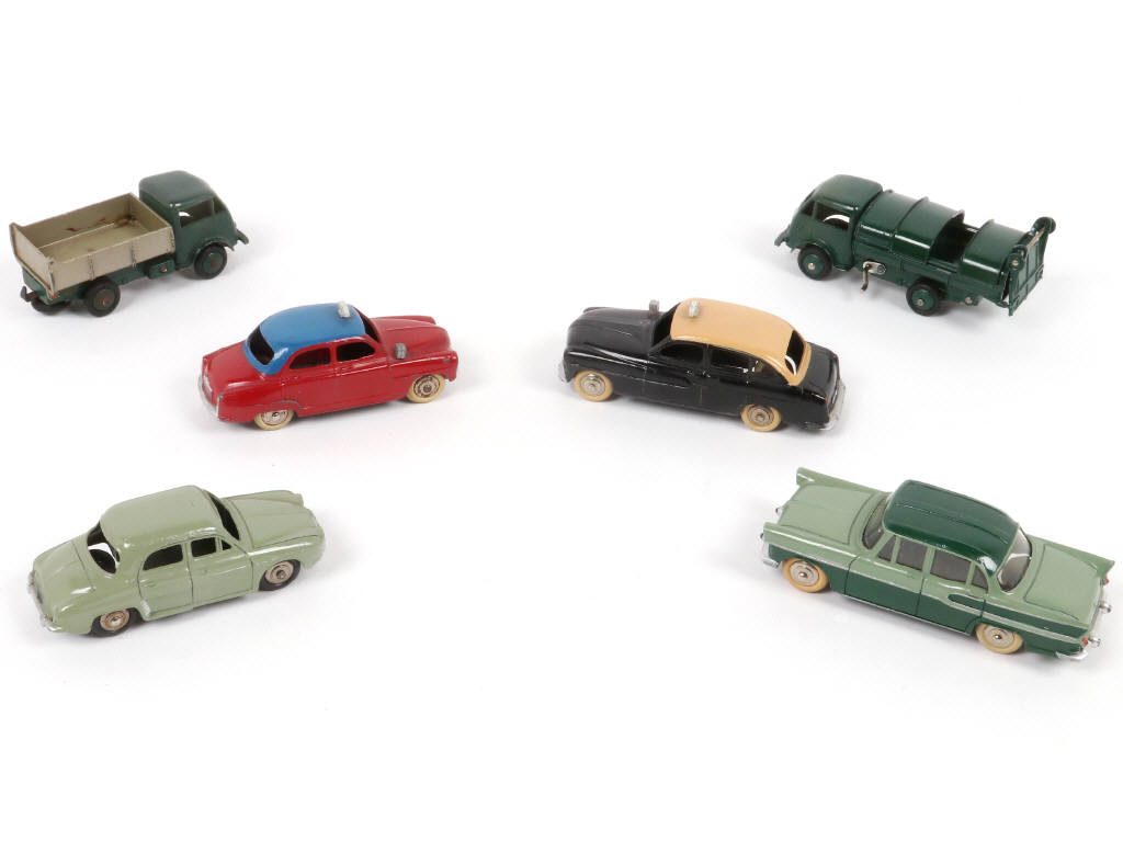 Lot 237 - DINKY TOYS (FRANCE) (6)