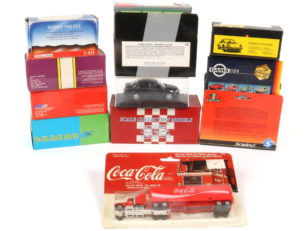 Lot 103 - DIVERS (13)