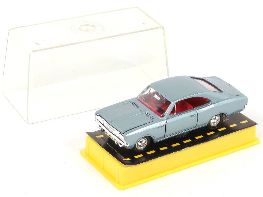 Lot 207 - DINKY TOYS (FRANCE) (1)