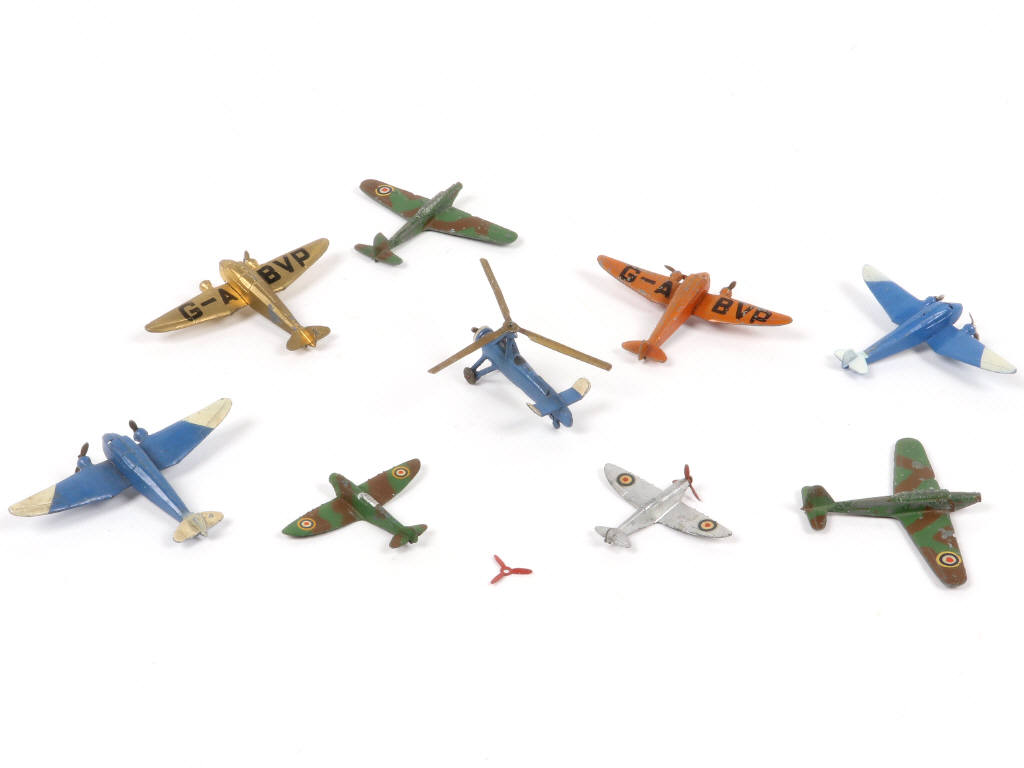 Lot 288 - DINKY TOYS (9)