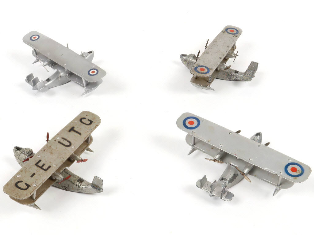 Lot 278 - DINKY TOYS (GB) (4)