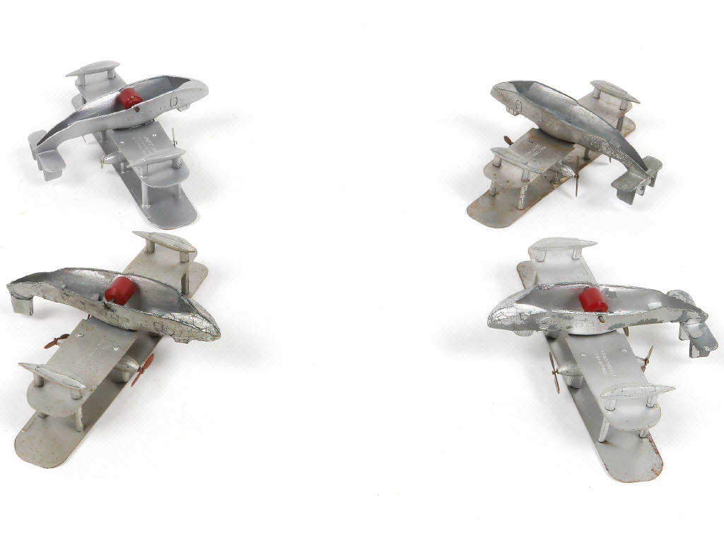 Lot 278 - DINKY TOYS (GB) (4)