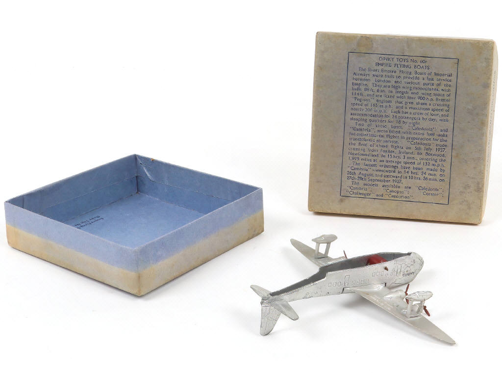 Lot 257 - DINKY TOYS (GB) (1)