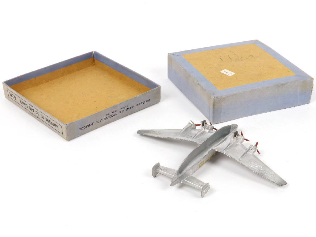 Lot 260 - DINKY TOYS (GB) (1)