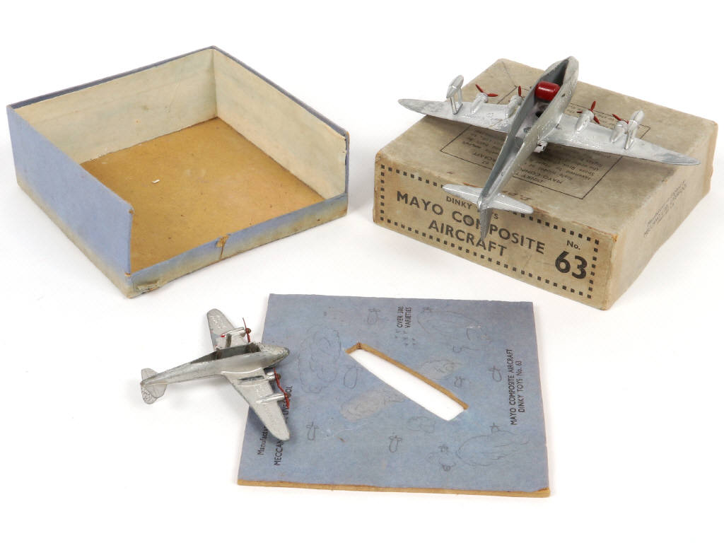 Lot 263 - DINKY TOYS (GB) (1)